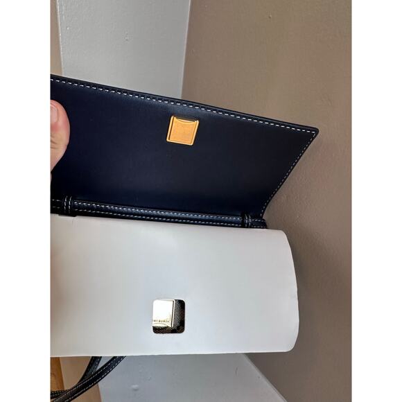 Tory Burch T MONOGRAM WALLET CROSSBODY - Picture 6 of 7